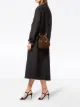 الصورة 2 من Prada حقيبة دلو ببروش الشعار