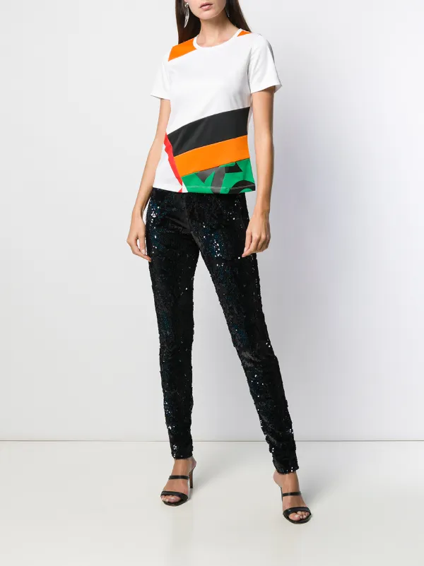 t shirt with converse around neck