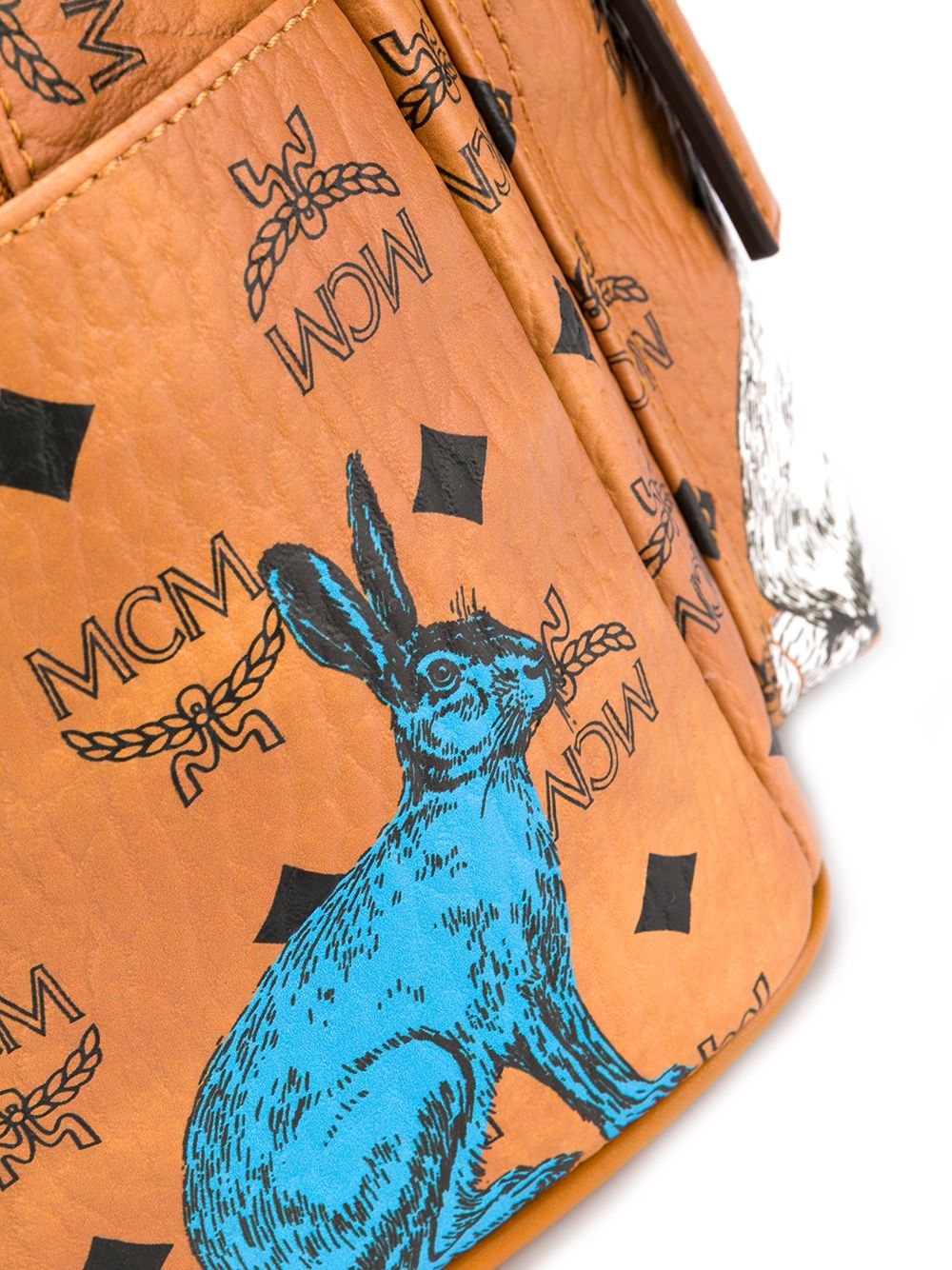 фото MCM рюкзак Stark Hide & Seek Rabbit