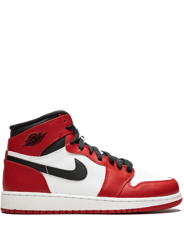 Shop red \u0026 white Nike Kids Air Jordan 1 Retro High OG GS Chicago with  Express Delivery - Farfetch