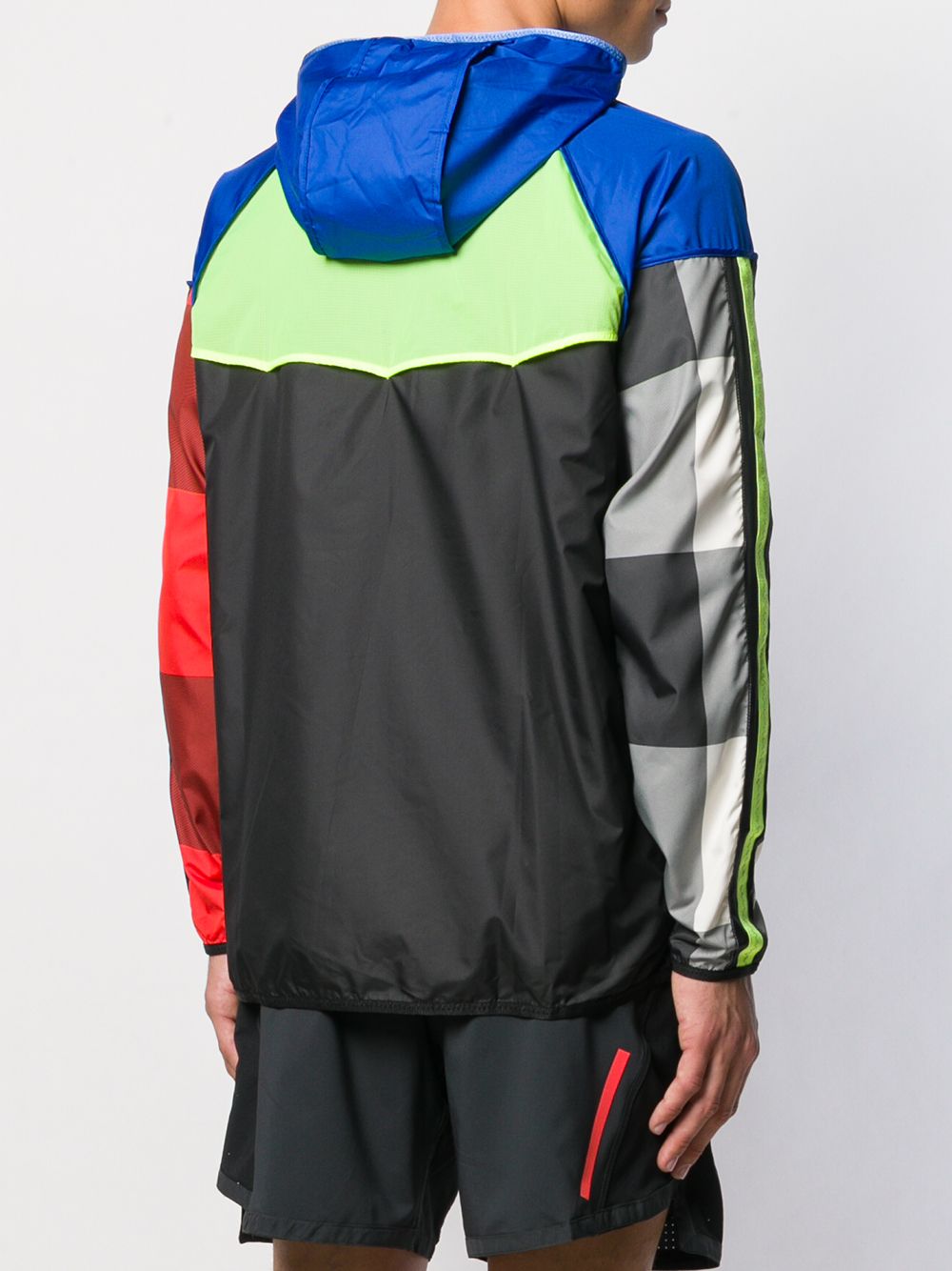 фото Nike куртка Wild Run Windrunner