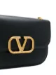 Valentino Garavani حقيبة كتف V رينغ