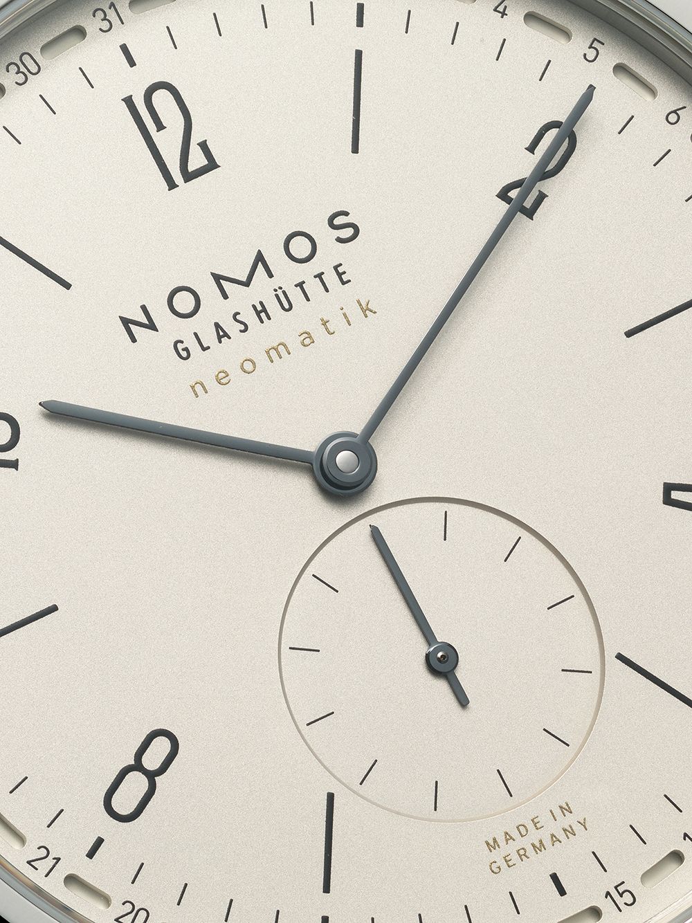 фото Nomos glashütte наручные часы tangente neomatik update 41 мм