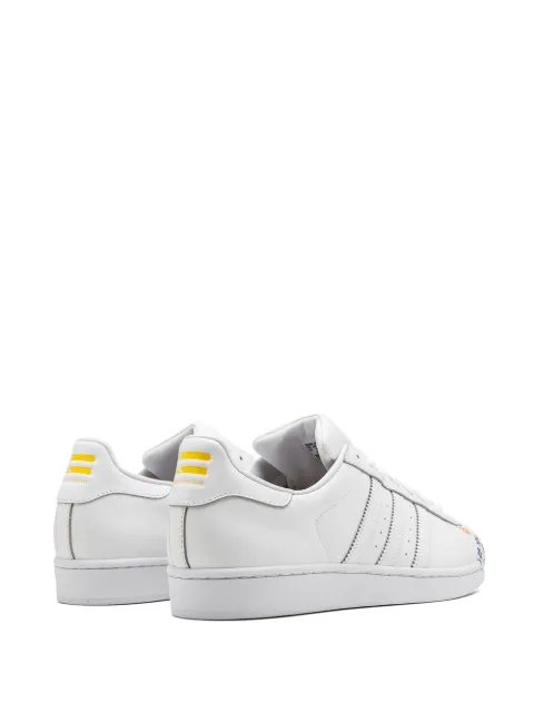 farfetch adidas pharrell