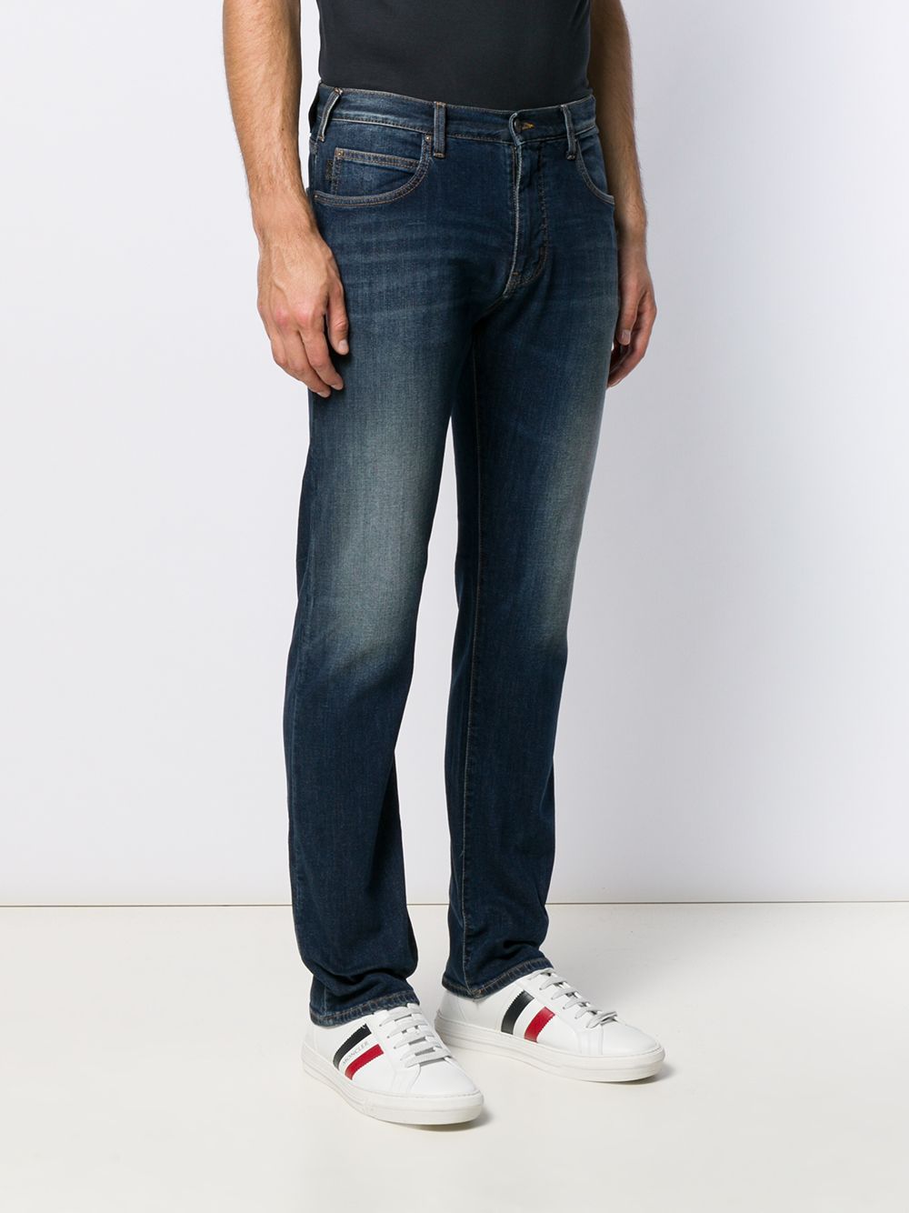 фото Emporio Armani прямые джинсы с эффектом потертости