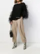 الصورة 2 من Valentino كنزة بطبعة مزينة بالريش