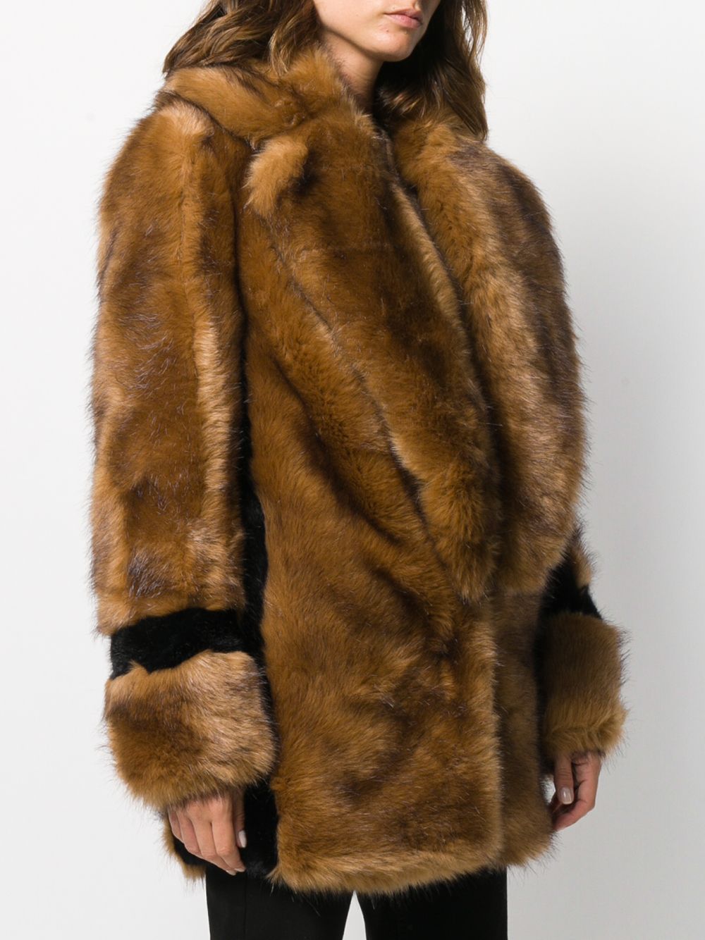 фото Urbancode faux fur coat