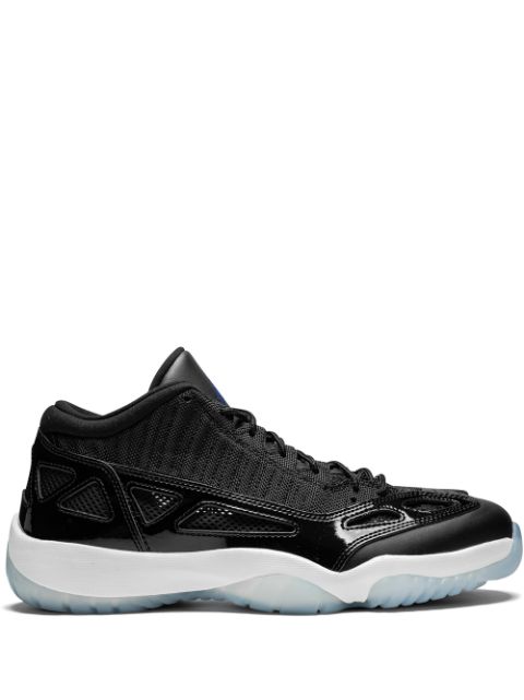 air jordan 11 retro low black