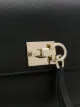 Salvatore Ferragamo حقيبة بقلاب