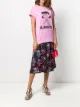 الصورة 2 من Marc Jacobs تيشيرت بطبعة Lucy