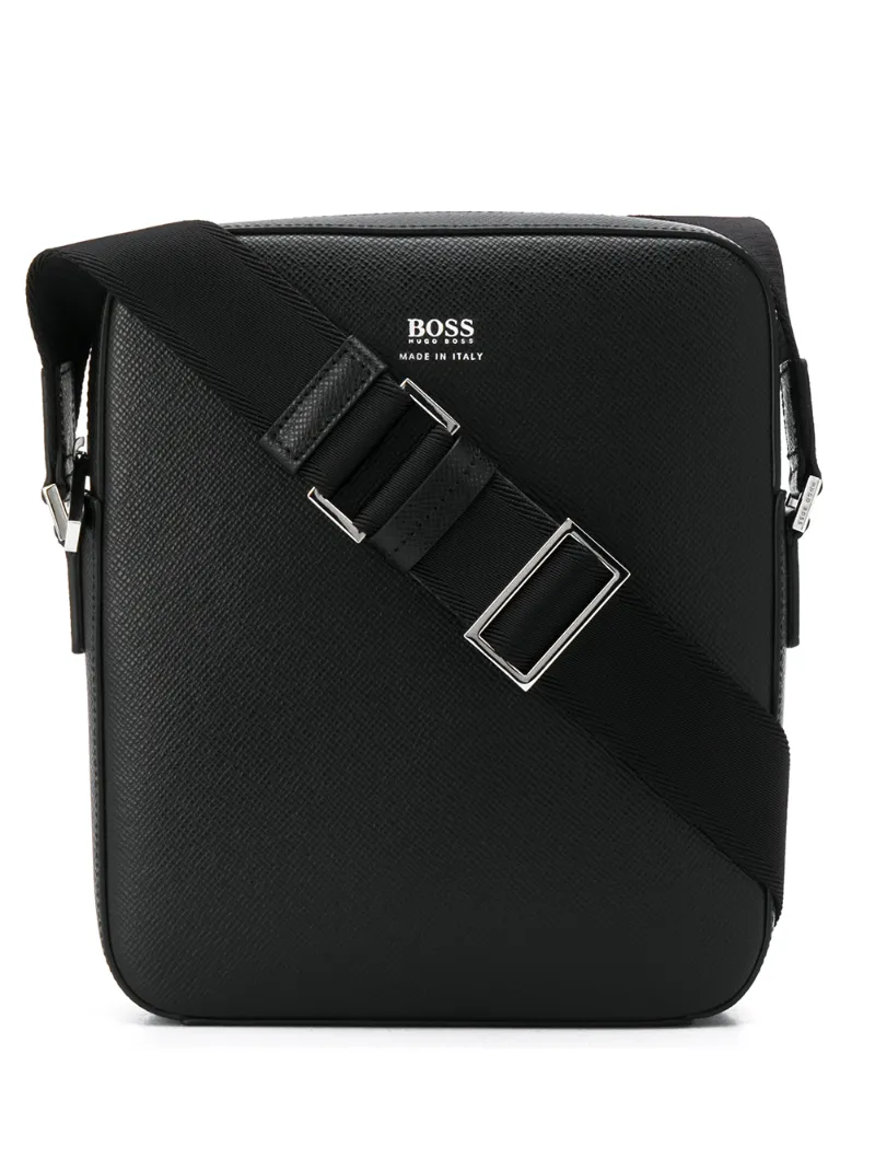 Click to view more detailed imagery on our partner's website Hugo Boss Kuriertasche Aus Gekörntem Leder In Black