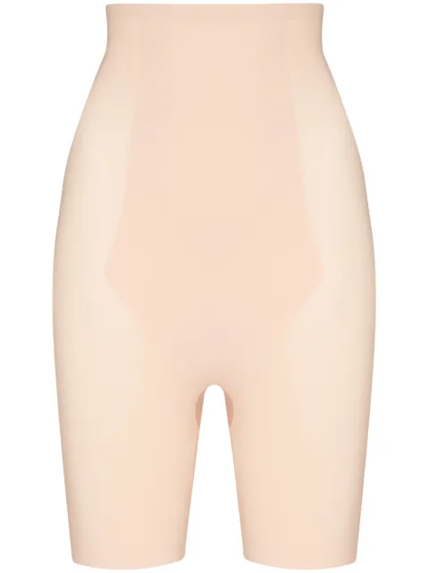 Spanx شورت لمنتصف الفخذ