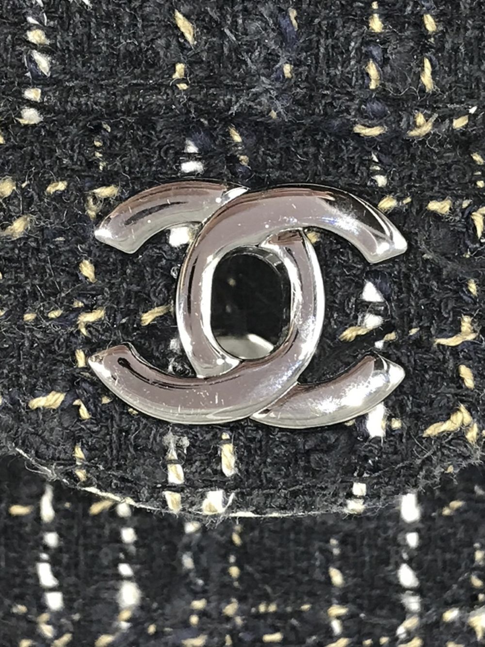 фото Chanel pre-owned твидовая сумка на плечо 2003-го года с логотипом cc