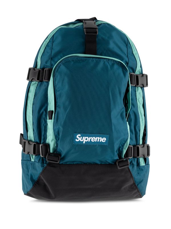Supreme logo-patch Backpack - Farfetch