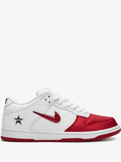 Nike x Supreme baskets SB Dunk