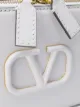 Valentino Garavani حقيبة كتف بشعار V
