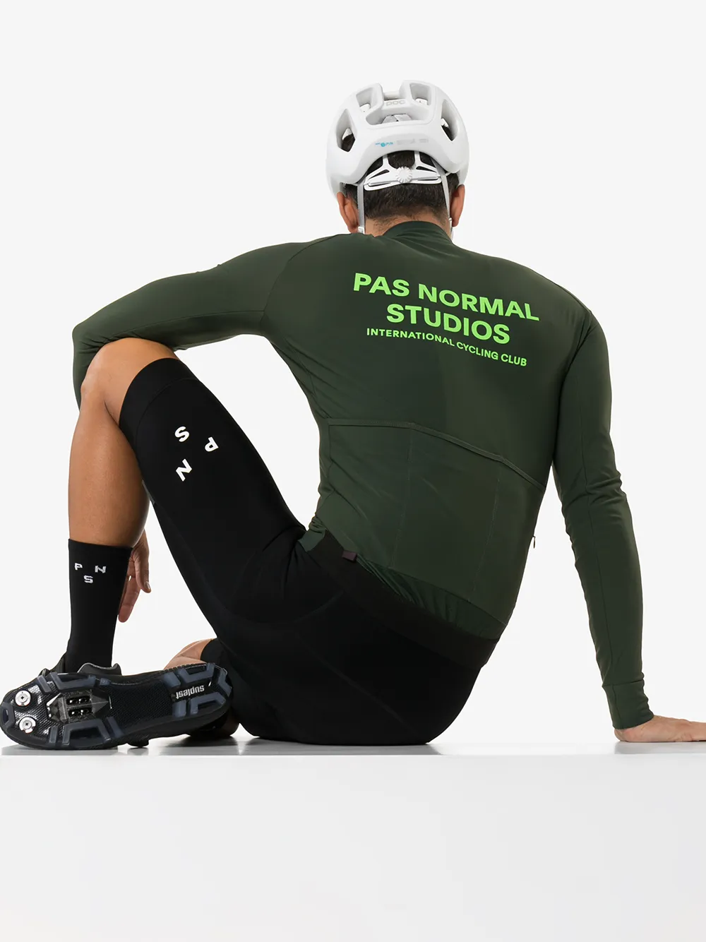 Control pas. Шлем pas normal. Pas normal Studios шлем. Pas normal Studios Jersey. Pas normal Studios.