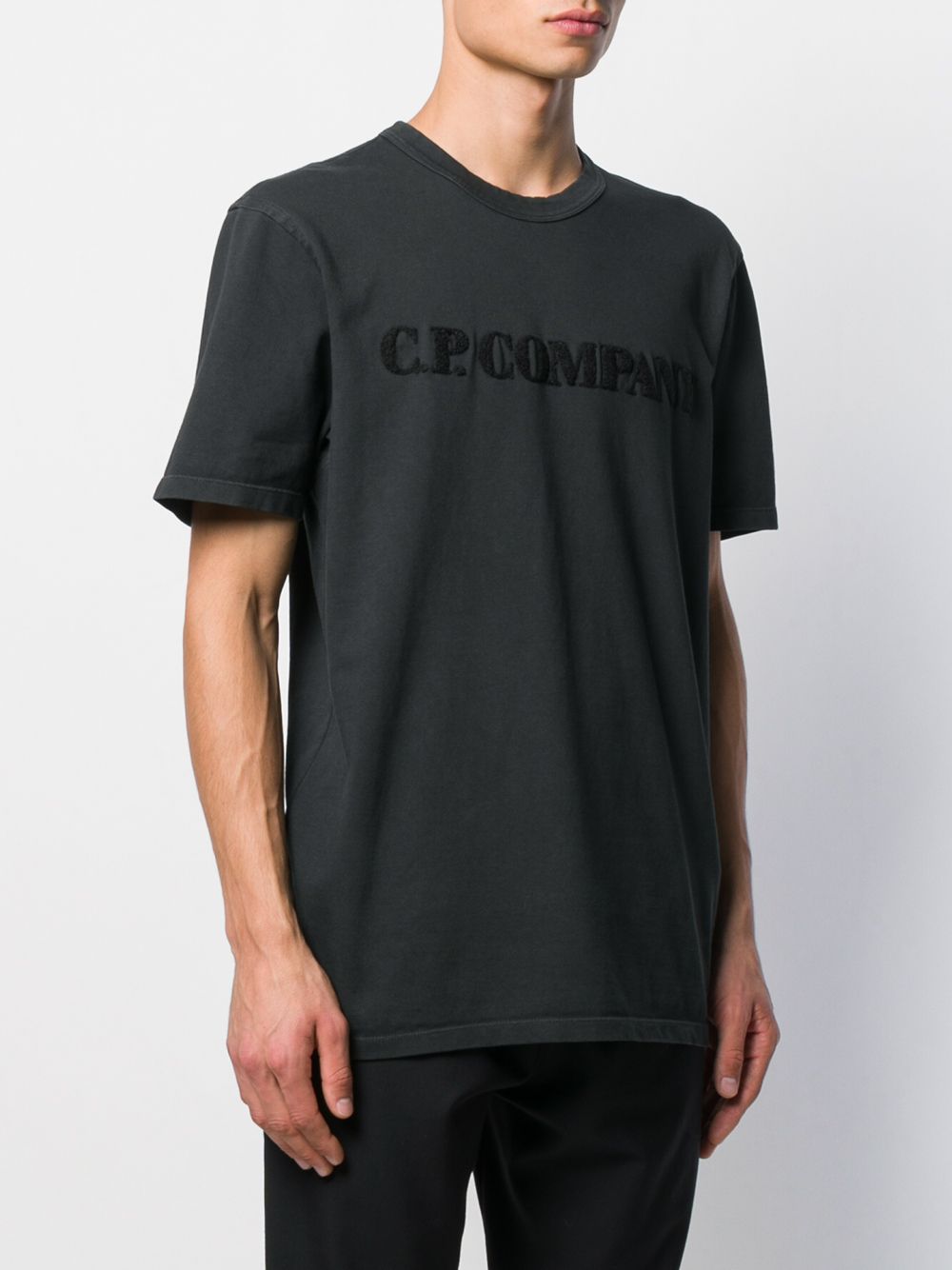 фото CP Company футболка с вышитым логотипом