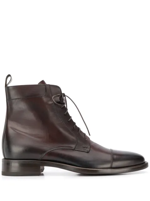 Scarosso botas con agujetas