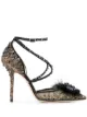 الصورة 1 من Jimmy Choo حذاء بكعب مزين بالريش أوديت