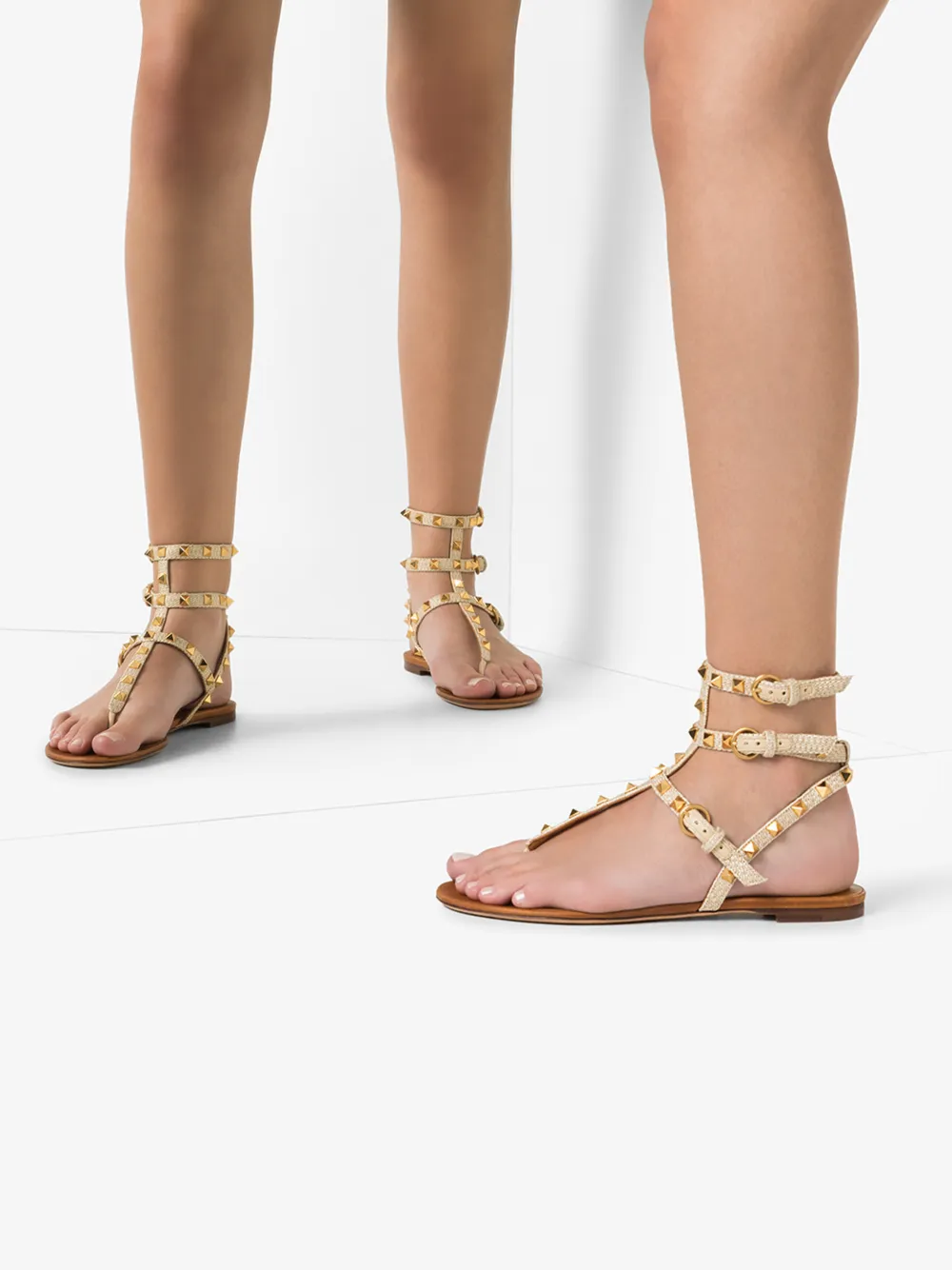 VALENTINO BEIGE GARAVANI ROCKSTUD FLIP FLOP SANDALS,TW2S0812FWA14549904