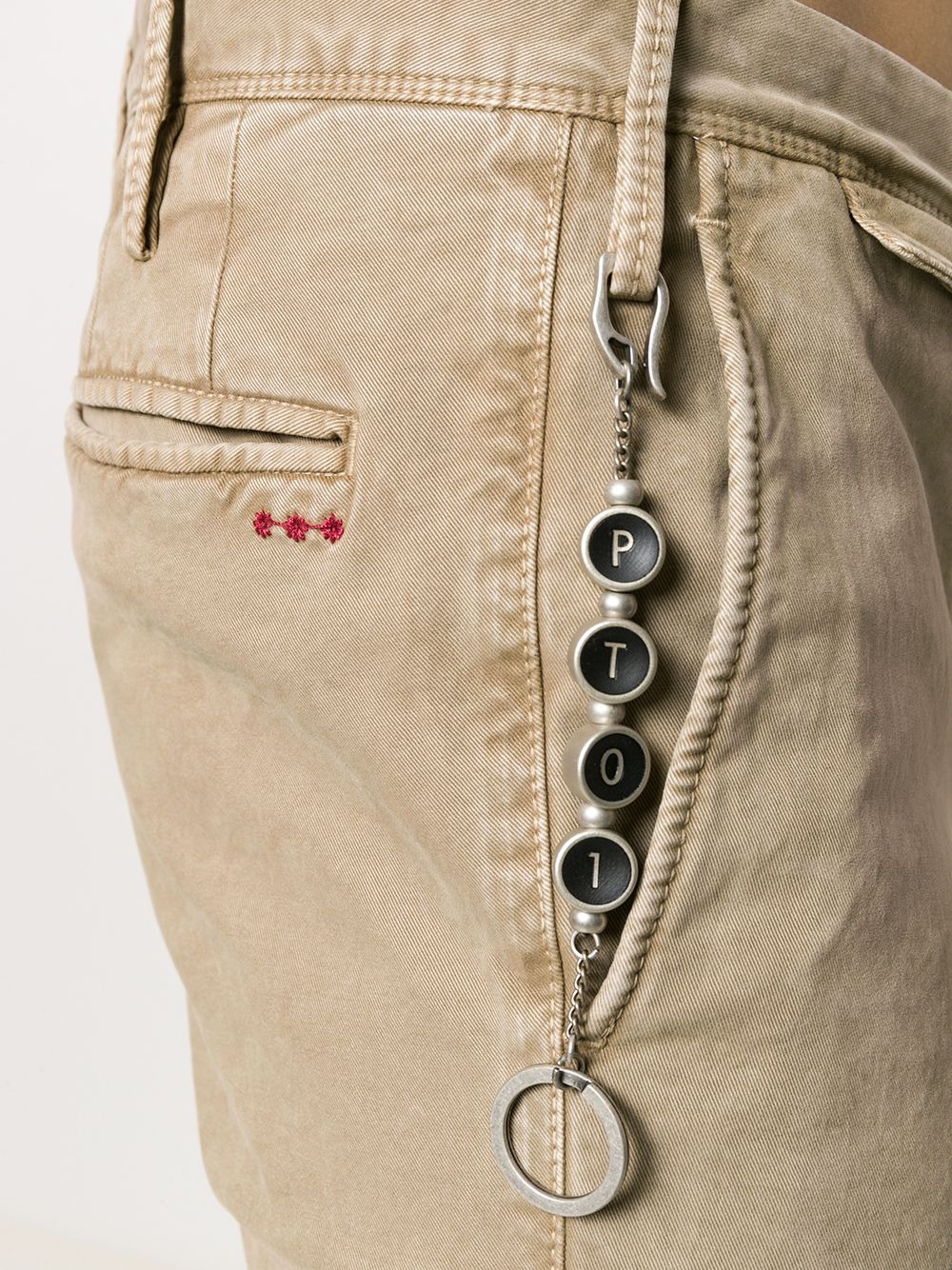 фото Pt01 брюки чинос с цепочкой-логотипом