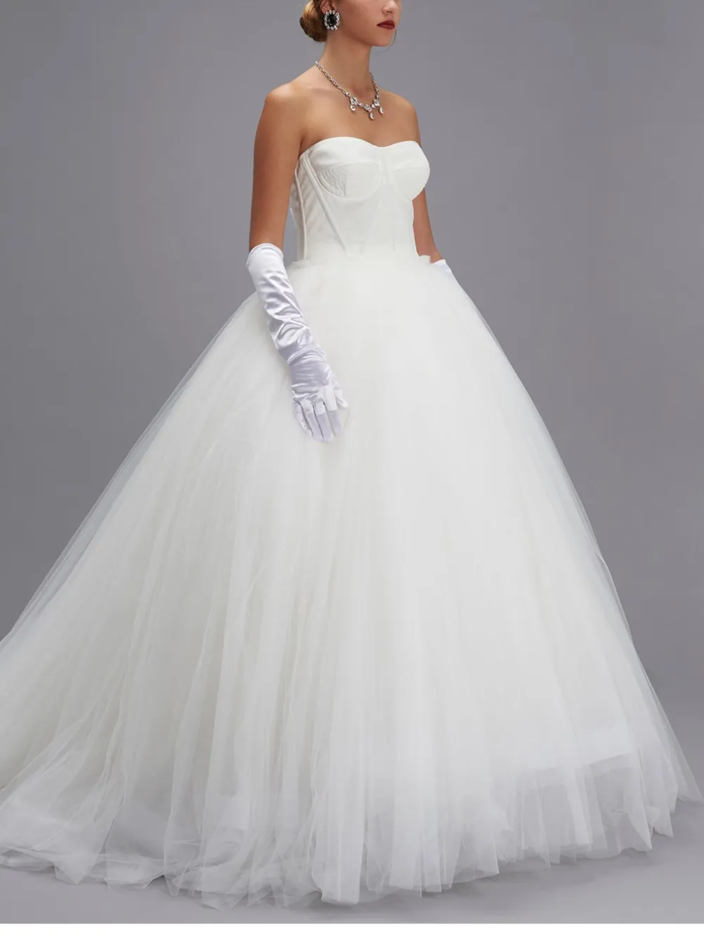 Dolce & Gabbana off-shoulder bridal dress Wit