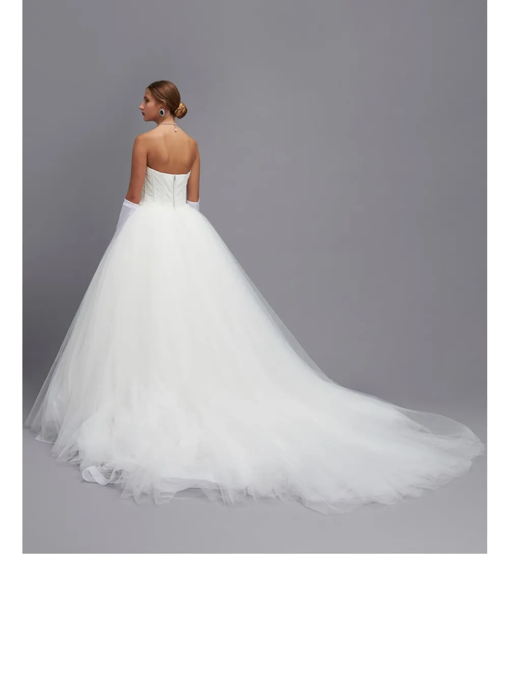 Dolce & Gabbana off-shoulder bridal dress Wit