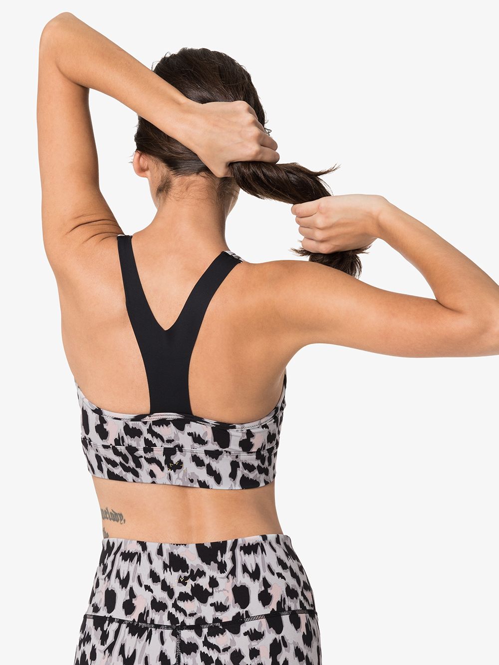 фото Varley Bassett cheetah-print sports bra