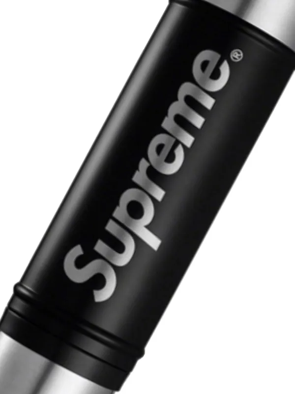 ⭐︎supreme stanley20oz vacuum lnsulated⭐︎ Supreme Stanley 20 oz. Vacuum Insulated Bottle Red - FW19 - US