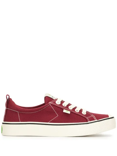 Cariuma tenis bajos OCA de lona con rayas