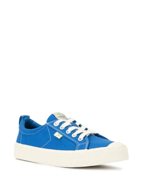 Cariuma Oca Low Washed Blue Canvas Contrast Thread Sneaker In Blue