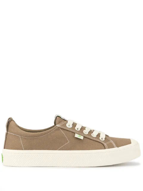 Cariuma tenis bajos OCA