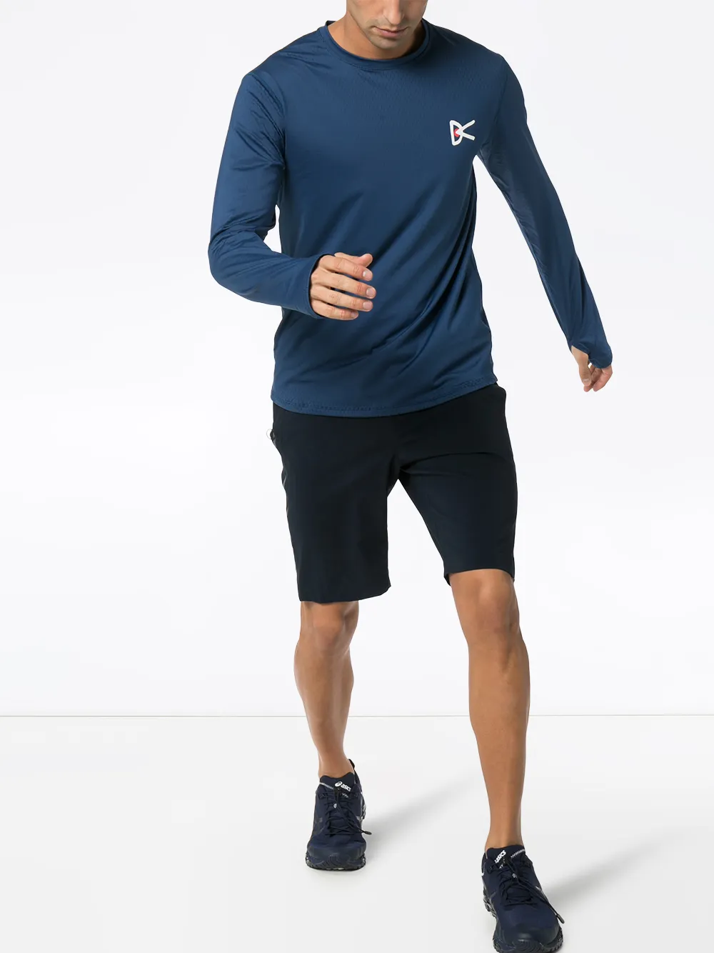 фото District vision air wear stretch sports top