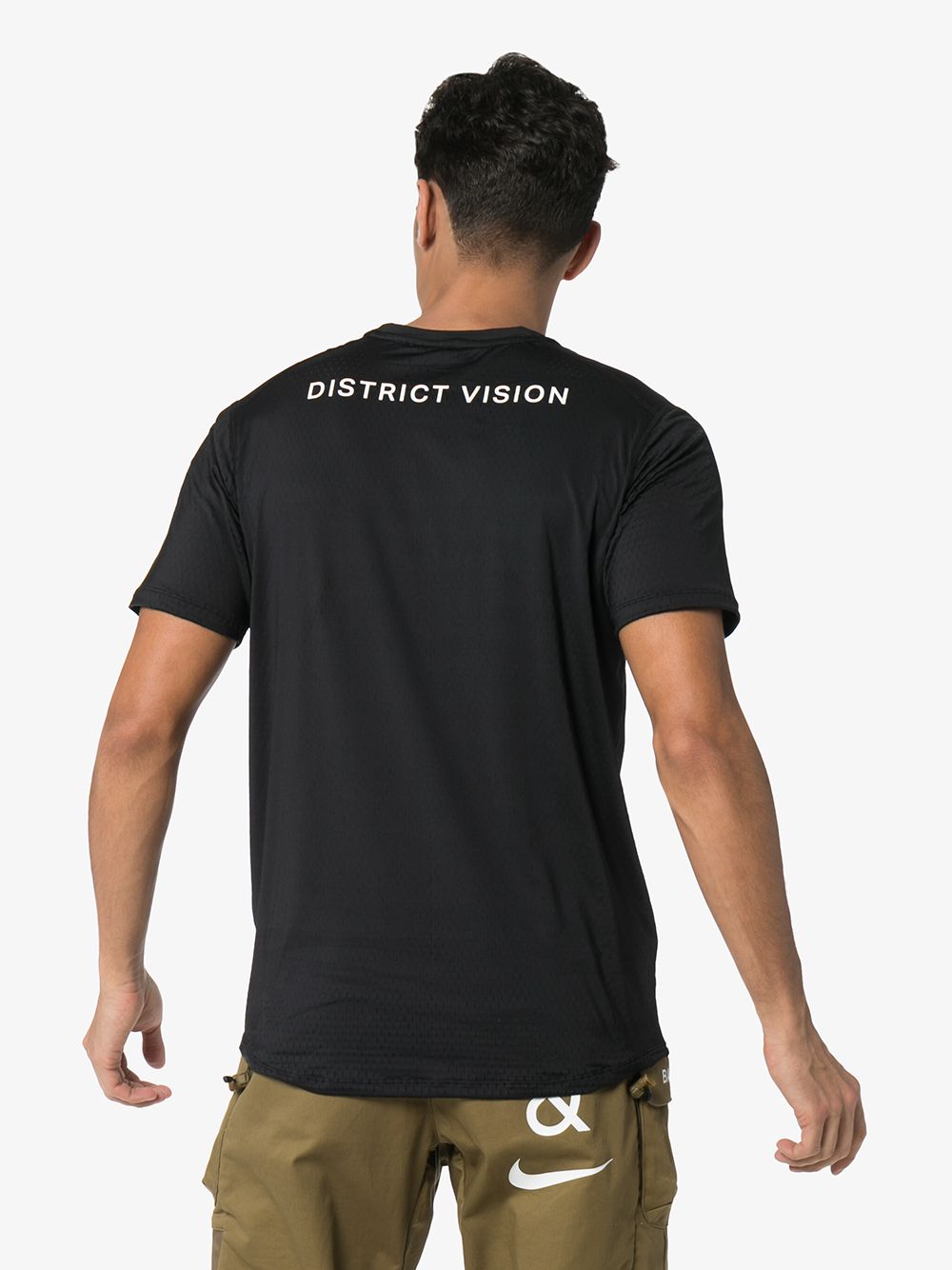 фото District vision air wear logo-print t-shirt