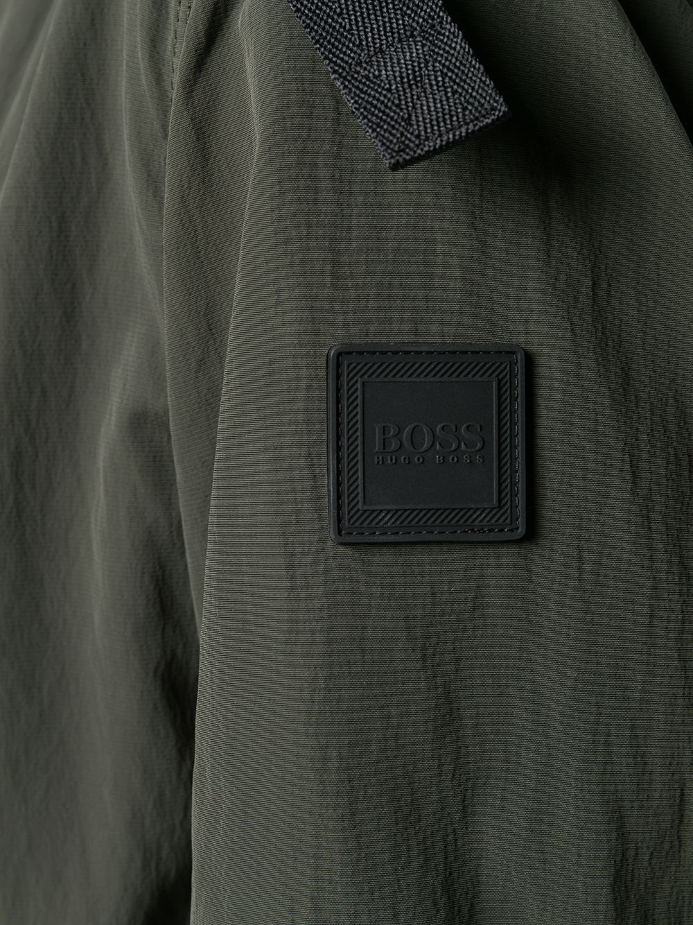 фото Boss Hugo Boss куртка с капюшоном и нашивкой-логотипом