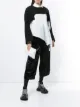 الصورة 2 من Comme Des Garçons بنطال مخملي قصير