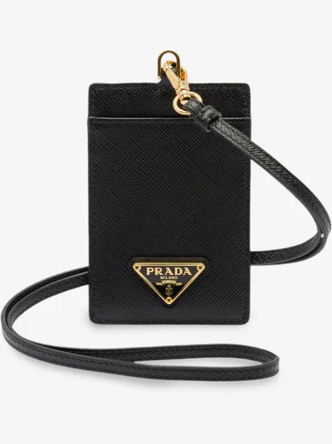 Prada حقيبة صغيرة ببروش شعار الماركة