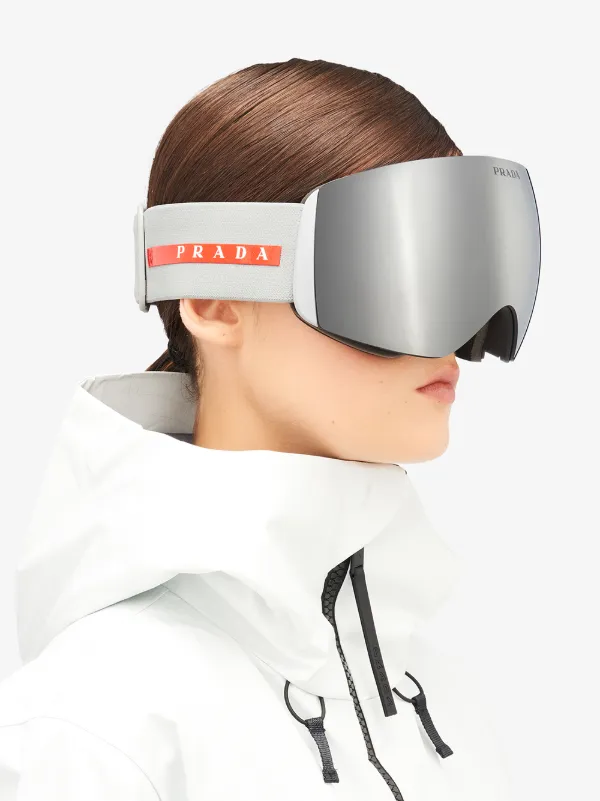 Prada Masque De Ski Prada Linea Rossa Pour Oakley Farfetch Prada Masque De Ski Prada Linea Rossa Pour Oakley Farfetch