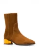 الصورة 2 من Stuart Weitzman بوت كاحل بكعب متباين اللون