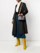 الصورة 2 من Fendi حقيبة كروس صغيرة بشعار