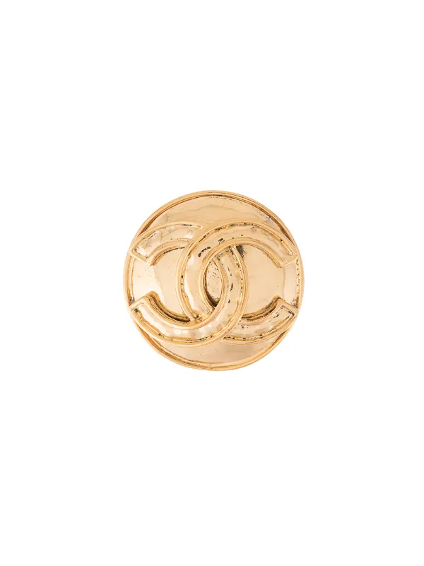 Chanel Pre-owned 1994 CC Round Brooch in Gold