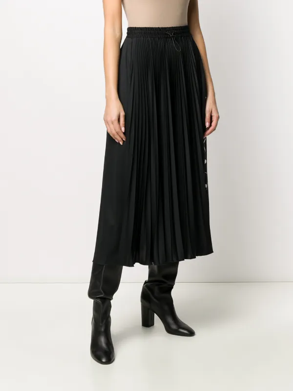 star pleated skirt