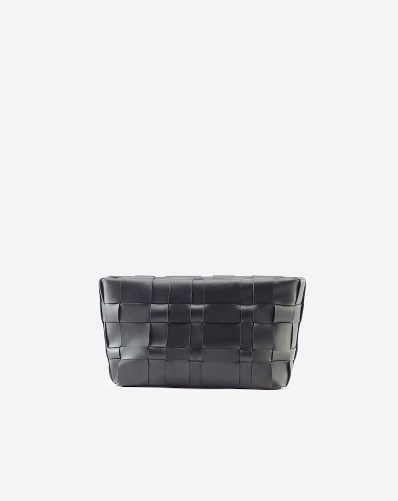 Odita Lattice Pouch-black #0 Odita Lattice Pouch, When it comes to 3.1 Phillip Lim never expect anything less than timeless elegance. Constructed from calf leather, this Odita Lattice pouch is ready to take your essentials to a whole another level. Carry it classy. Featuring a chain shoulder strap, a top zip fastening, a main internal compartment, an internal zipped pocket and a woven effect.- 2