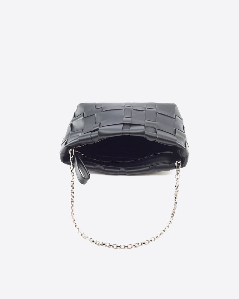 Odita Lattice Pouch, When it comes to 3.1 Phillip Lim never expect anything less than timeless elegance. Constructed from calf leather, this Odita Lattice pouch is ready to take your essentials to a whole another level. Carry it classy. Featuring a chain shoulder strap, a top zip fastening, a main internal compartment, an internal zipped pocket and a woven effect.- 3