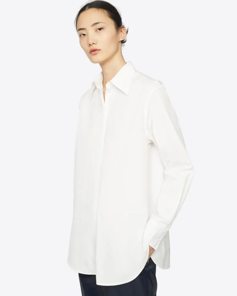 exaggerated collar shirt