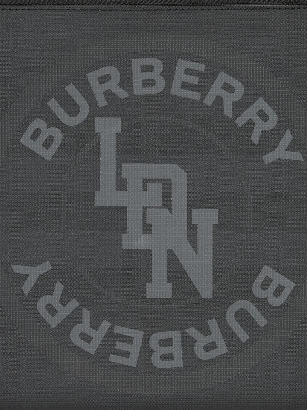 фото Burberry клатч в клетку london check с логотипом ldn