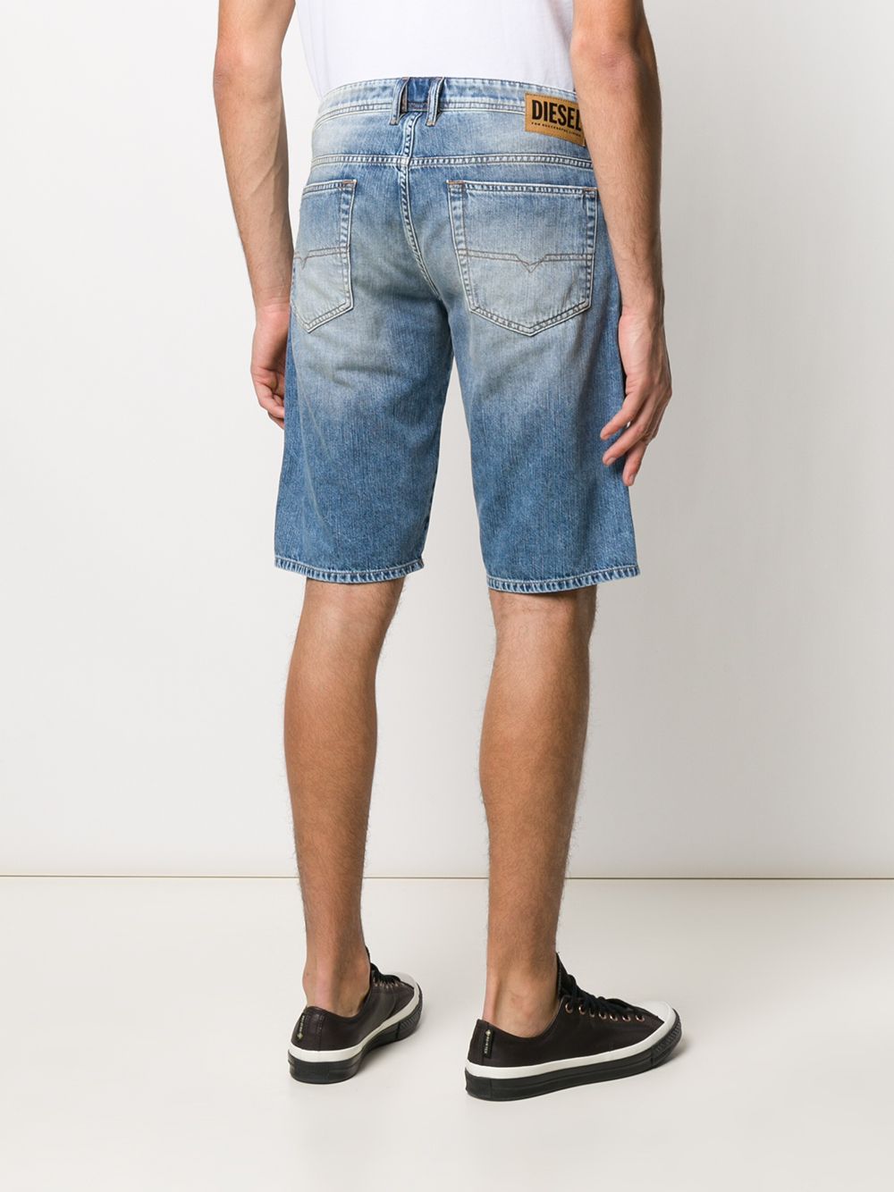 фото Diesel джинсовые шорты с эффектом потертости