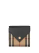 الصورة 1 من Burberry محفظة كاروهات قابلة للطي