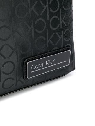 logo print messenger bag展示图